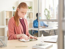 7 Habits of Everyday to Avoid If You Do Not Want Covid