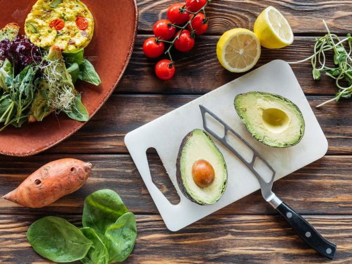 7 Simple Ways To Eat Right When Cooking Isn’t Your Forte