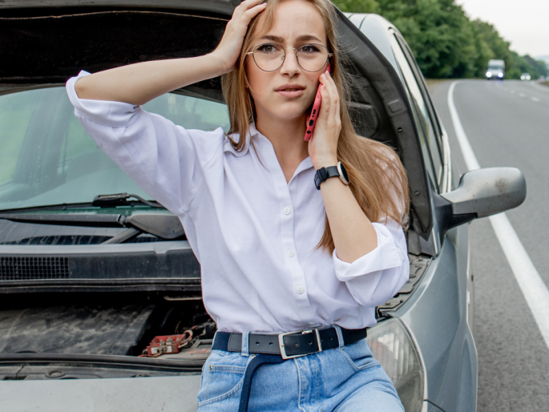 12 Items Every Woman Should Keep In Their Car For Emergencies