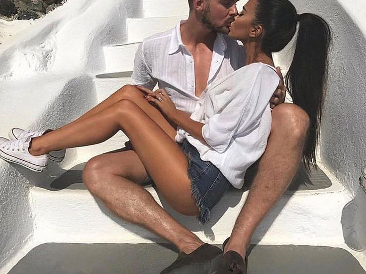 10 “Green” Flags That You’re in a Strong Relationship